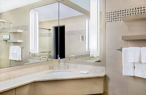 East Cambridge Hotel | Relax in a Cozy Room w/ Stunning Charles River & Boston Skyline Views