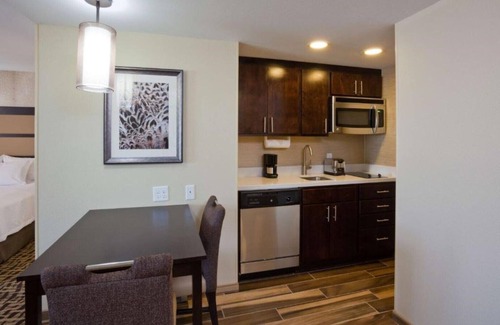 Davenport Casa | Relax in airy Davenport