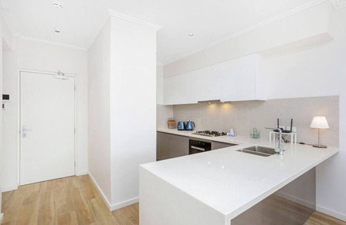 Scarborough Apartamento | Relax in blissful sun-soaked luxury by the beach!
