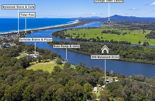 Mylestom Cabina | Relax in comfort and get back to nature in 1 of 4 waterside Cabins