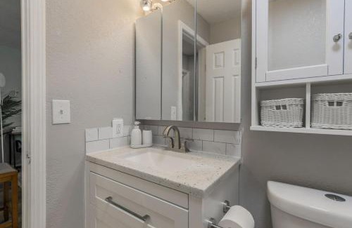 Riverside Apartamento | Relax in cozy style Spacious King & Queen beds