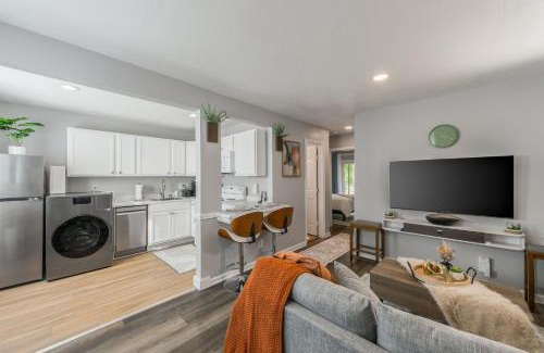 Riverside Apartamento | Relax in cozy style Spacious King & Queen beds