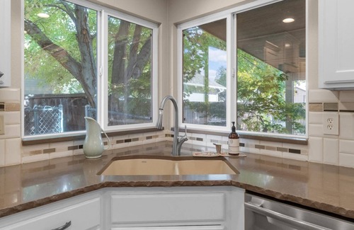 Eagle Casa | Relax in DOG-Friendly Modern Farmhouse Stye | A Stroll Away from Downtown Eagle! BBQ & Patio!