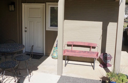 Brevard Apartamento | Relax in downtown Brevard.
