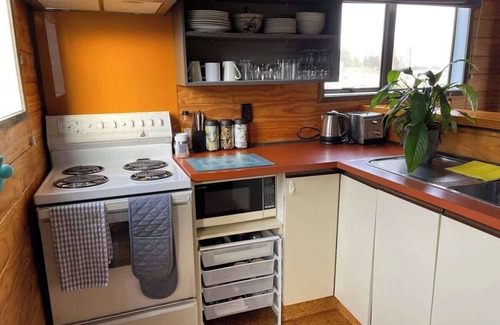 Two Mile Bay Casa | Relax in Hawai - Lake views and just a 2 minute walk to the lake edge