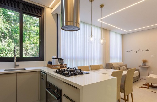 Jurere Apartamento | Relax in Jurere Just 450m From the Beach Vlj204