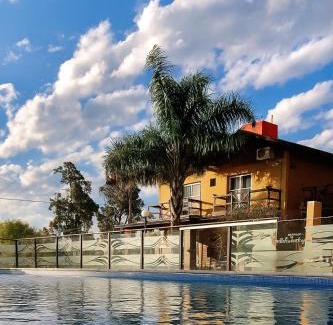 Miramar Apartamento | Relax in New Andalucía- Tu refugio costero con pileta