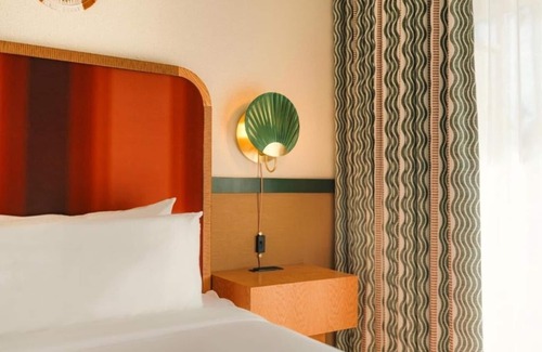 Palm Springs Hotel | Relax in Style | 4 Palm Springs Rooms w/ Scenic Mountain View | Parking | Pool