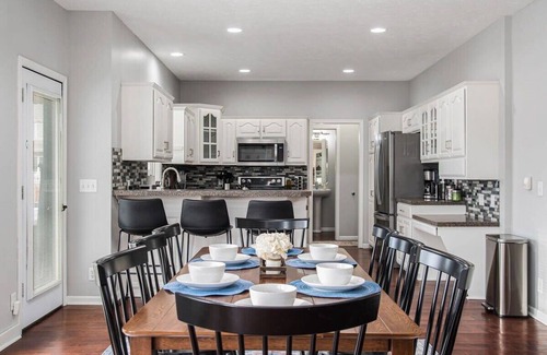 Jefferson Casa | Relax in Style! 5BR Home, Hot Tub & Games!