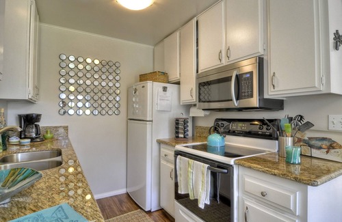 Carlsbad Village Condominio | Relájese con estilo en la mejor ubicación de Carlsbad