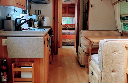 Fitzwilliam Casa | Relax in Style – Luxury Airstream Glamping Getaway Waterfront on Sportsmans Pond