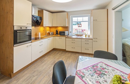Dornumergrode Apartamento | Relax in the wheelchair-friendly Huus op de Wurf in Dornumergrode