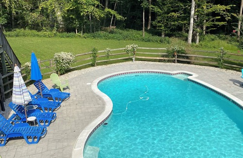 Havre De Grace Casa | Relax in the woods with your own private pool - 4 BR house that sleeps up to 12.