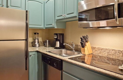 Boyne City Apartamento | Relax in this 1BD resort condo after skiing at Boyne Mountain