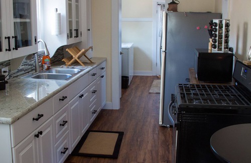San Luis Obispo Cabaña | Relájate en esta cabaña del centro recientemente renovada