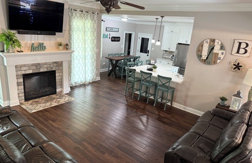 Denham Springs Casa | Relax in this spacious quiet home in a family-friendly neighborhood