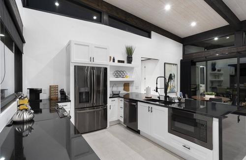 Leigh Estates Casa | RELAX in this STYLISH CASITA LOCATED IN THE HEART OF CAREFREE, ARIZONA