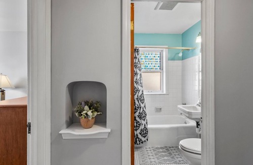 Wauwatosa Apartamento | Relax In Tosa—Near Downtown MKE!