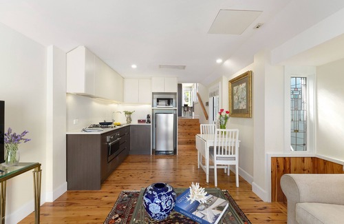 Austinmer Casa | Relax-Inn Austinmer. Luxury detached Guest House.