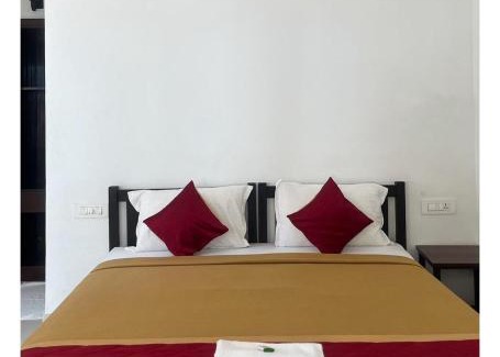 Kuzhuppilly Hotel | Relax inn cherai beach