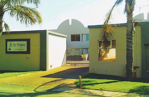 Sandown Apartamento | Relax Inn Sandton, for a home away from home holiday experience!