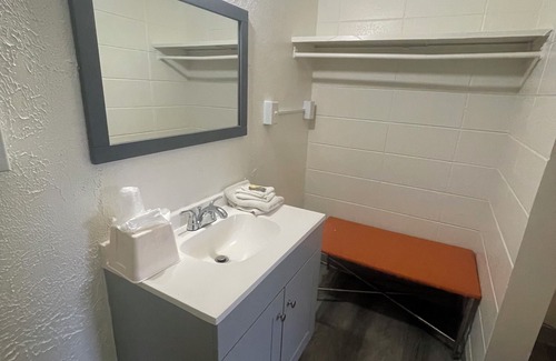 Wayne Hotel | Relax Inn