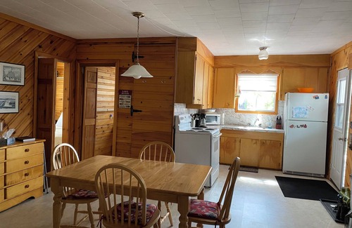 LaBelle Cabina | Relax Lakeside! Family Friendly Cottage! Beaverdam Lake, Labelle Nova Scotia