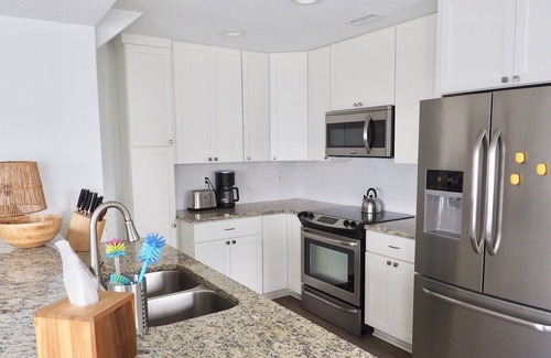 Independence Square Condominio | Sólo 90 pasos de la playa - AQUA Condo