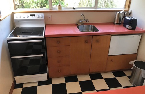 Akaroa Casa | RELAX ON RUE JOLIE – AKAROA HOLIDAY HOME, pet friendly in Akaroa