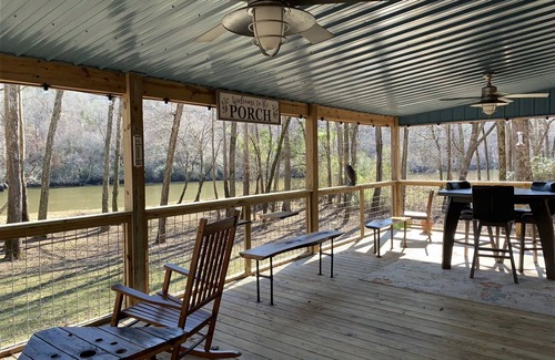 Newell Cabina | Relax on the River