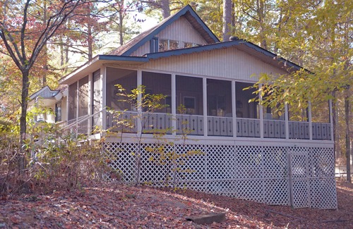 Pine Mountain Chalet De Esquí | Pine Mountain Club Chalets - Tres habitaciones frente al lago # 73 - Se aceptan mascotas