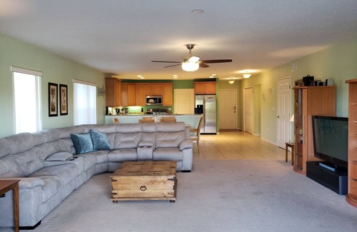 Independence Square Condominio | Relax @ our spacious Beach Condo. 3 Bedrooms, Bonus room & 2 Baths nSleeps 6-10