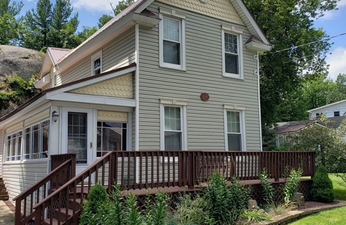 Alexandria Bay Casa | Relájese al aire libre en esta casa de pueblo actualizada ... A poca distancia del centro