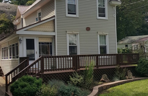 Alexandria Bay Casa | Relájese al aire libre en esta casa de pueblo actualizada ... A poca distancia del centro