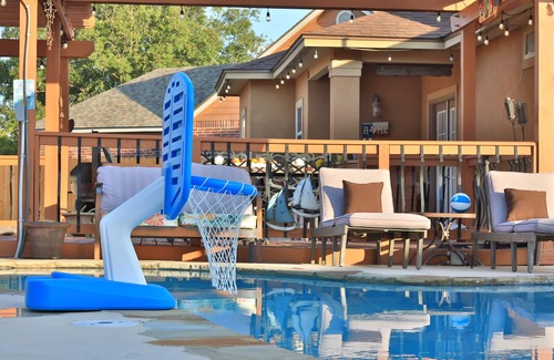 Southside Casa | Relax & Play! 3BR Home w/Pool + Close to Downtown