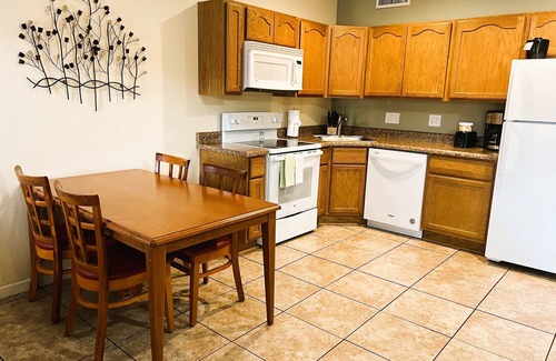 Pinetop Condominio | Relax, Recharge, and Hike On! 2BR Condo