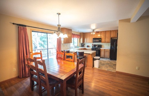 Pioneer Trail Casa | Escondite de 3 habitaciones en South Lake Tahoe