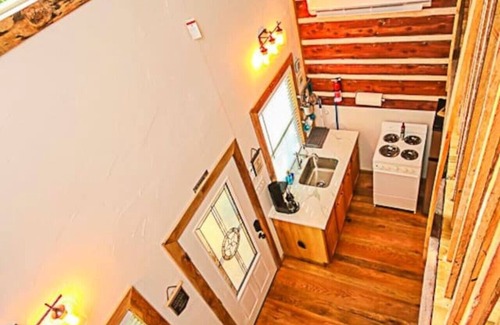 Flint Cabina | Relax & Rejuvenate at Romantic Enchanted Cottage