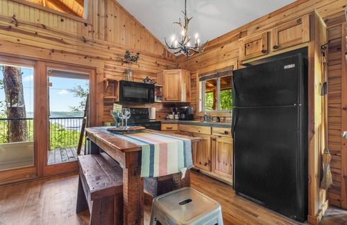 Sylvan Shores Cabina | RELAX, REJUVINATE, REVITALIZE!