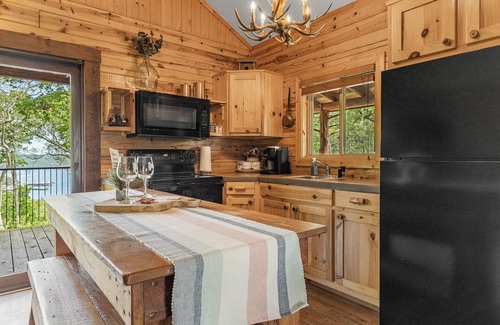 Sylvan Shores Cabina | RELAX, REJUVINATE, REVITALIZE!