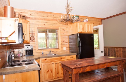Sylvan Shores Cabina | RELAX, REJUVINATE, REVITALIZE!