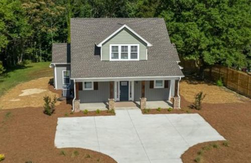 High Point Casa | Relax, Rewind, Repeat - New Country Cottage
