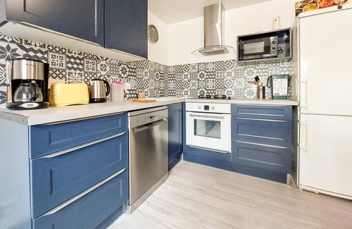 Vitry-en-Charollais Casa | Relax to the fullest in this beautiful vacation home with pool access.