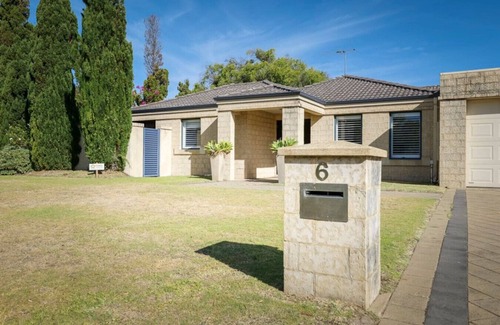 Geographe Casa | Relax to the Max - Pet Friendly Beach Retreat