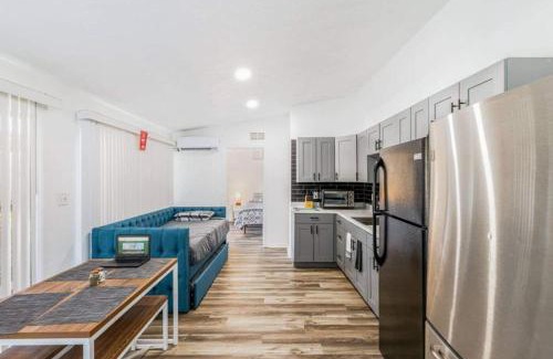 Orlando Casa | Relax & Unwind 1br Retreat Wpool Access & Wi-fi