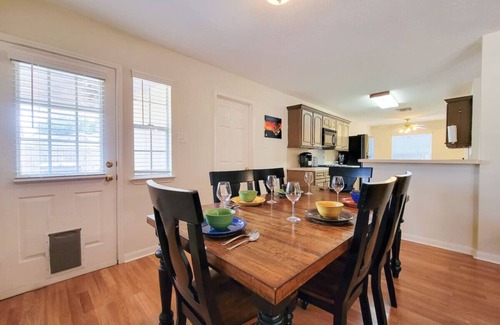 Barker Casa | Relax & Unwind: Cozy Fall Home w/ Fast Wi-Fi