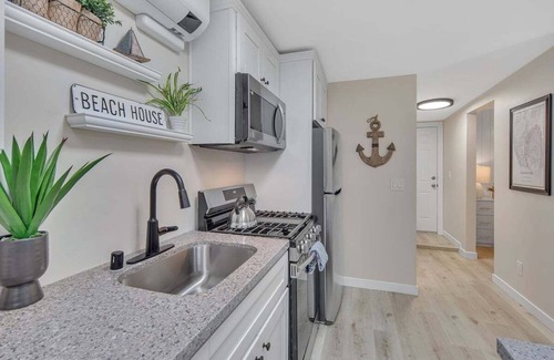 South Oceanside Condominio | Relax & Unwind | Tower 9 Retreat Steps to Beach