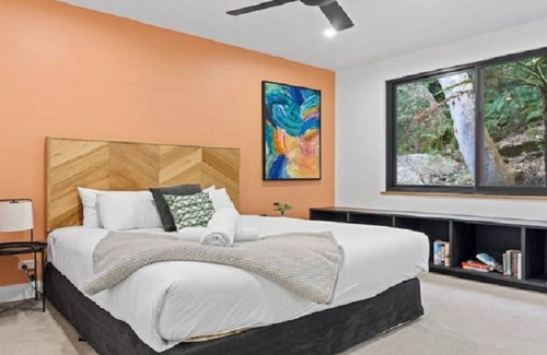 Horsfield Bay Casa | Relax with bush & water views