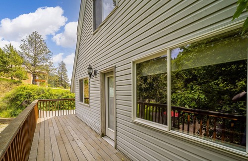 Bayview Casa | Relax with room to entertain in Beautiful Bayview!