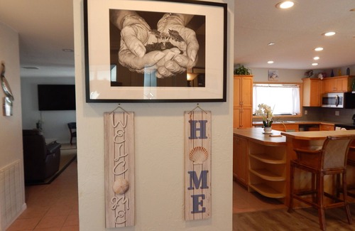 Palma Sola Casa | Relax with the Fam! House with pool 10 minutes from Anna Maria Island